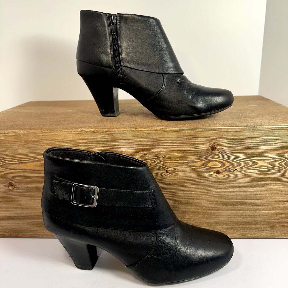 Clarks Bendables Heeled Ankle Booties Sz 8M Leather Career Comfort Shoes Dressy